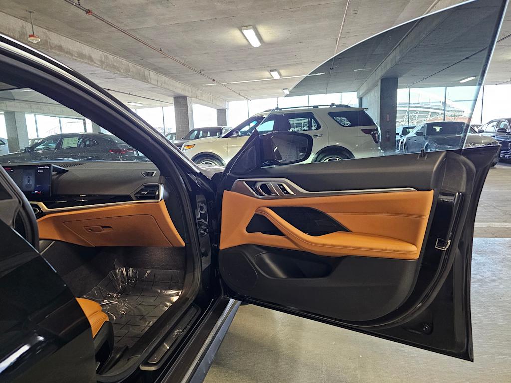 Thumbnail: 2022 BMW i4 - 36