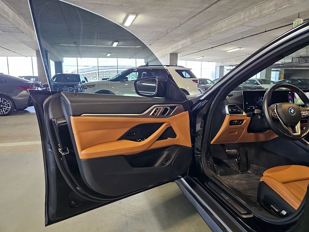 Thumbnail: 2022 BMW i4 - 31