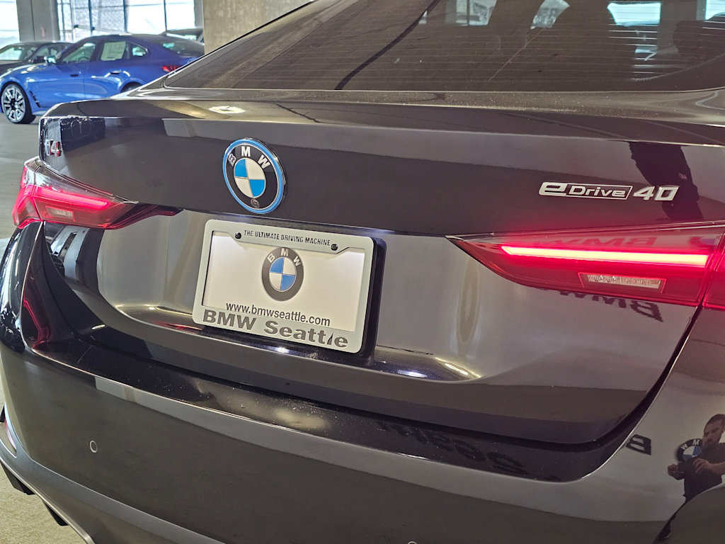 Thumbnail: 2022 BMW i4 - 21