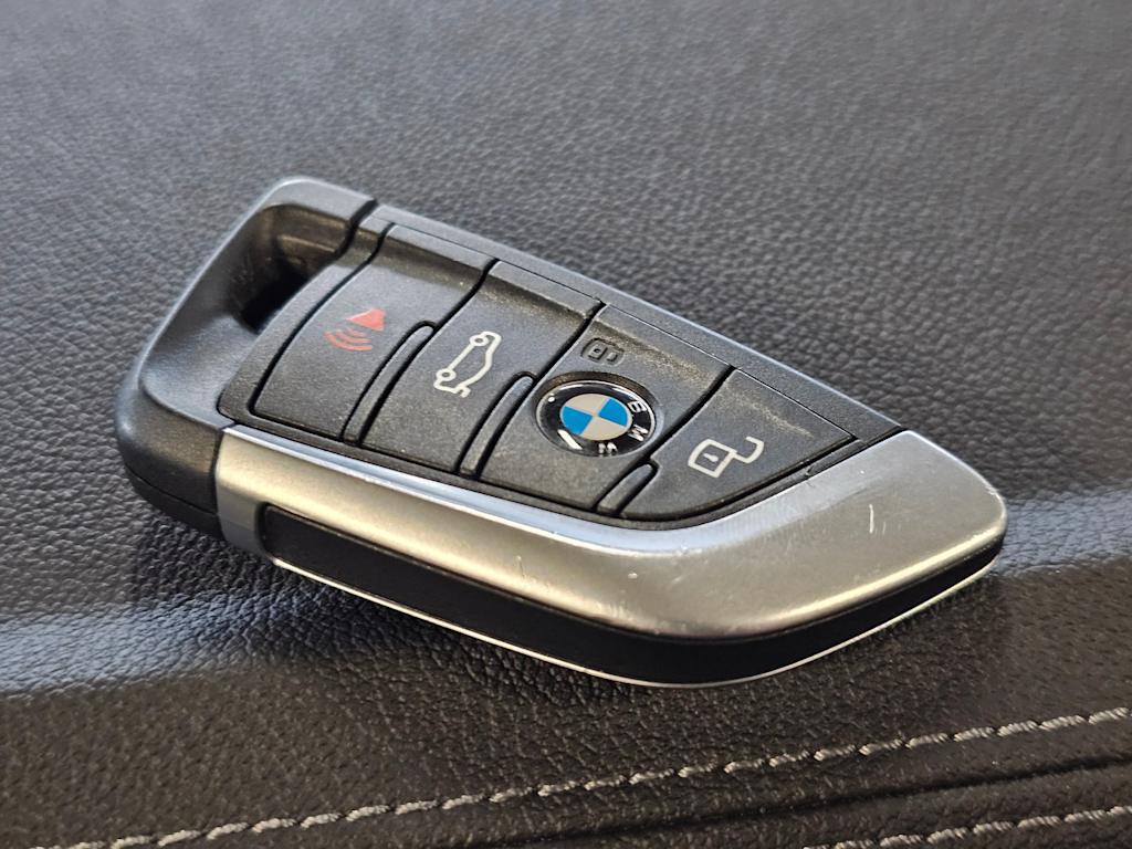 Thumbnail: 2022 BMW i4 - 19