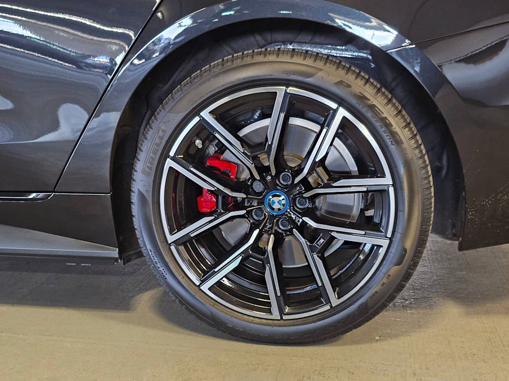 Thumbnail: 2023 BMW i4 - 8