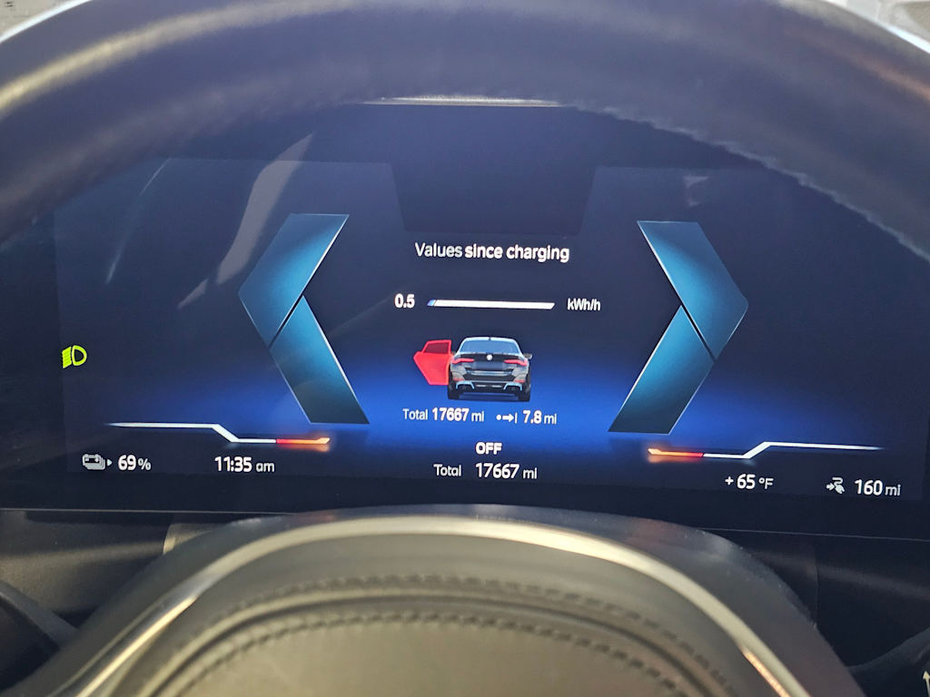 Thumbnail: 2023 BMW i4 - 18