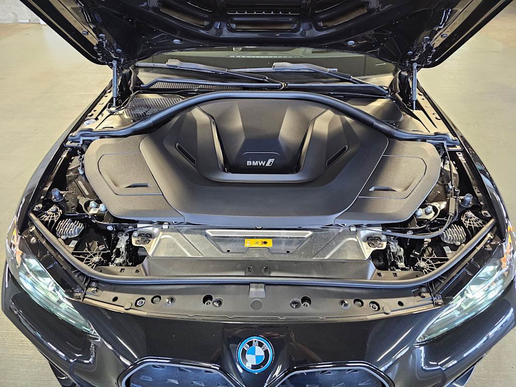Thumbnail: 2023 BMW i4 - 9