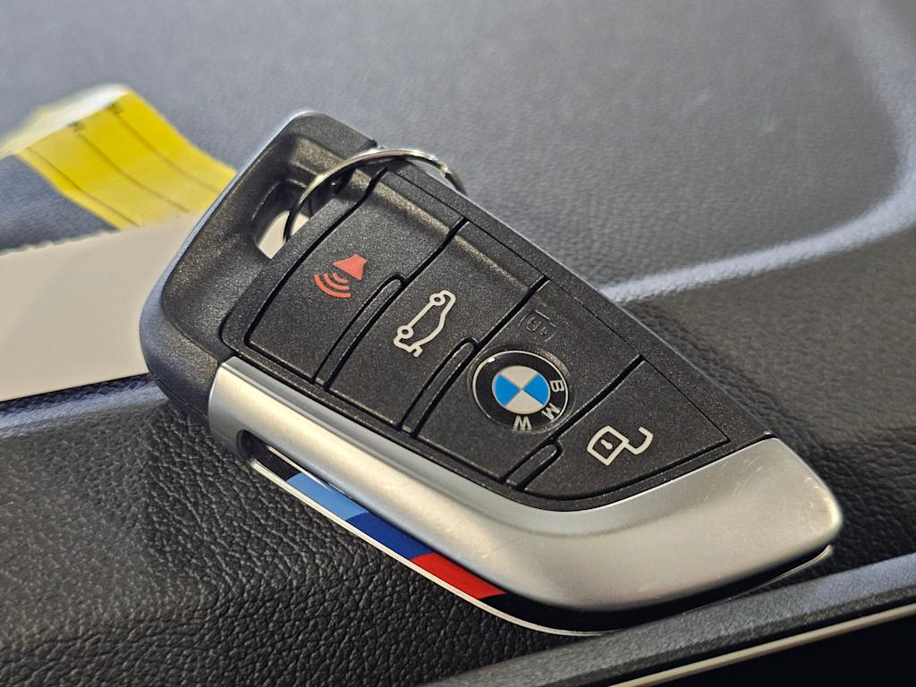 Thumbnail: 2023 BMW i4 - 19