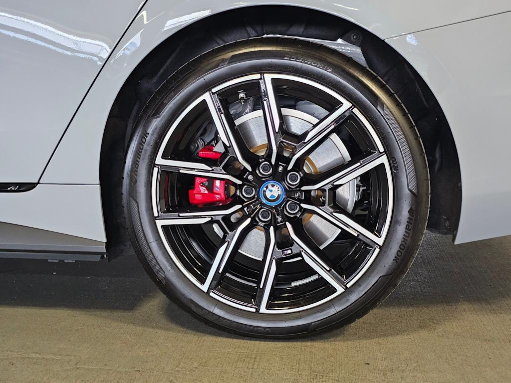 Thumbnail: 2023 BMW i4 - 7