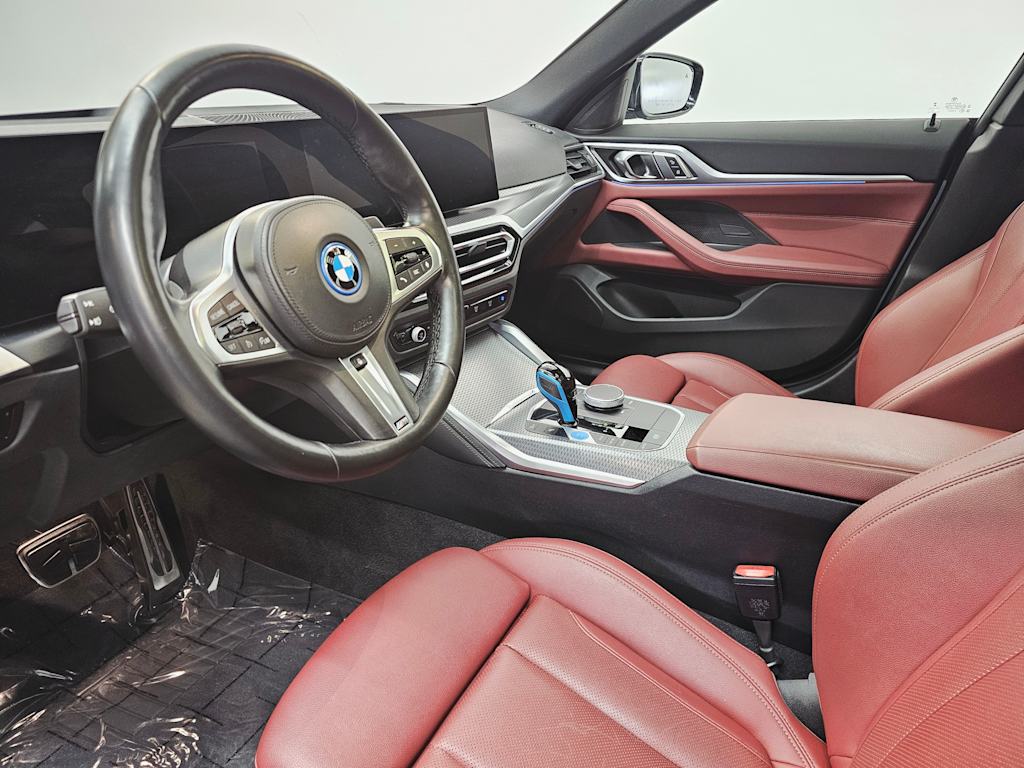 Thumbnail: 2023 BMW i4 - 2