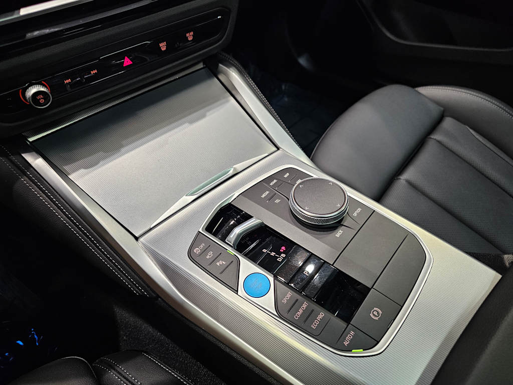 Thumbnail: 2023 BMW i4 - 15