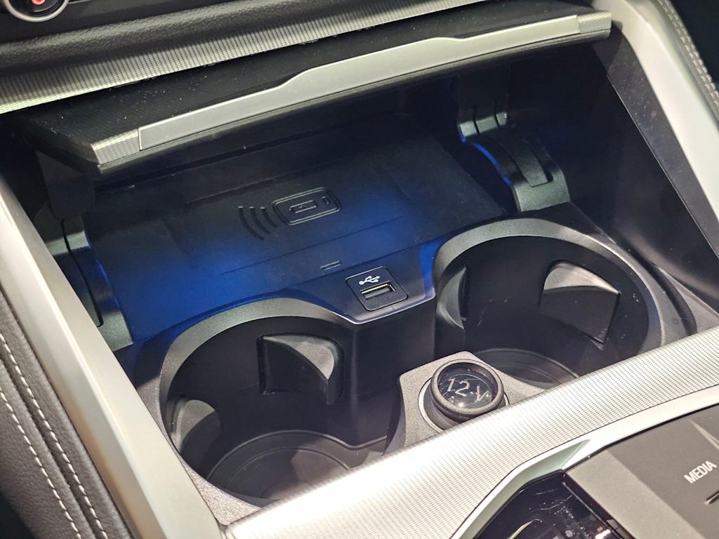 Thumbnail: 2023 BMW i4 - 25