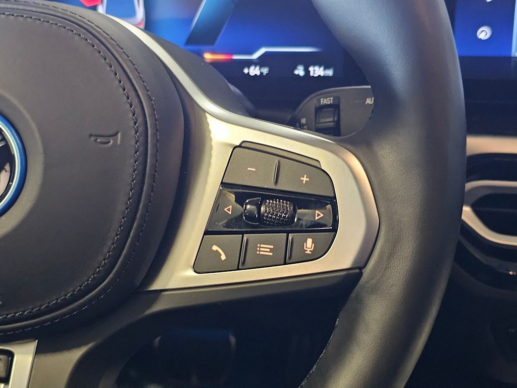 Thumbnail: 2023 BMW i4 - 19