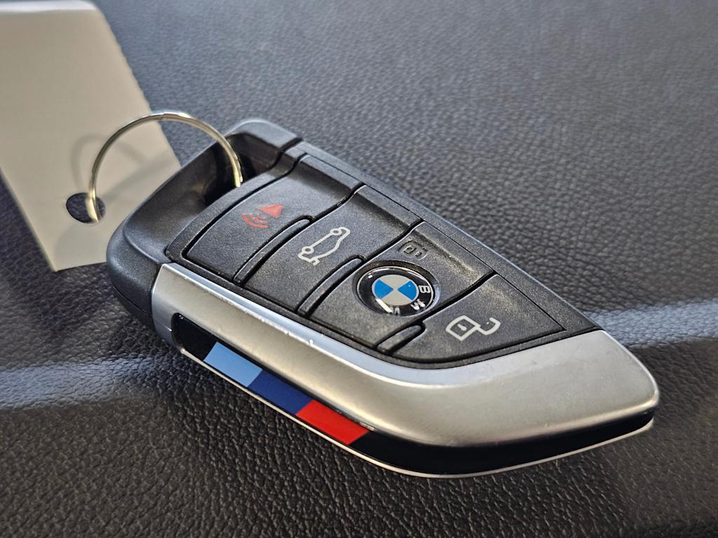 Thumbnail: 2023 BMW i4 - 17
