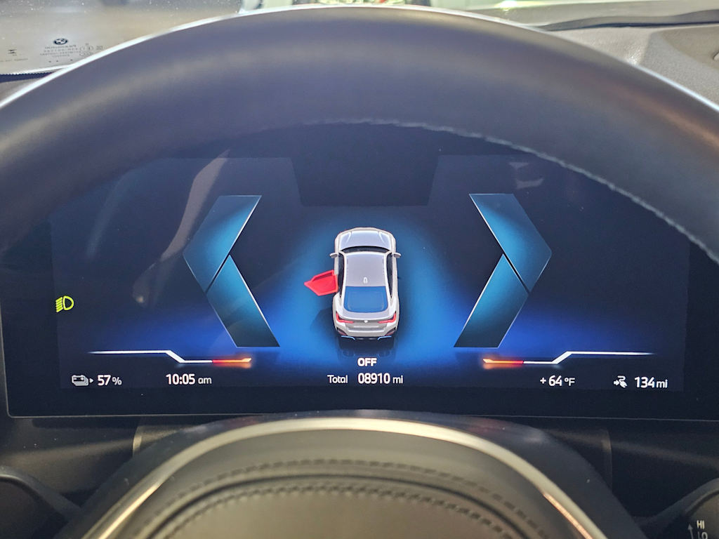 Thumbnail: 2023 BMW i4 - 15