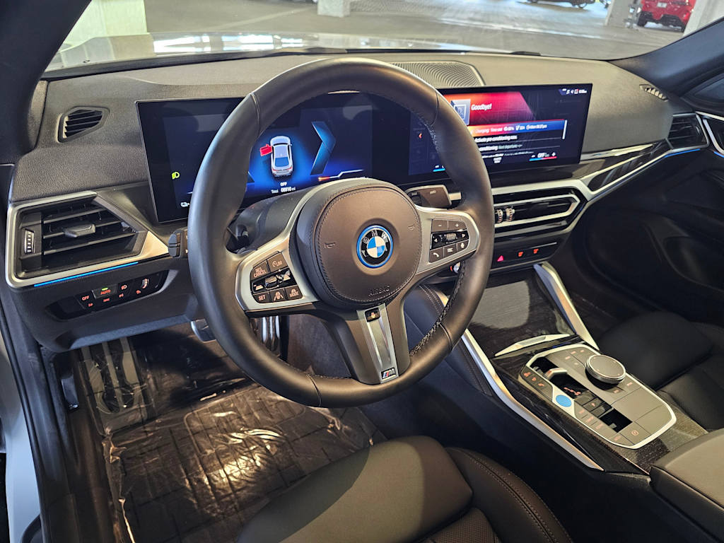 Thumbnail: 2023 BMW i4 - 2
