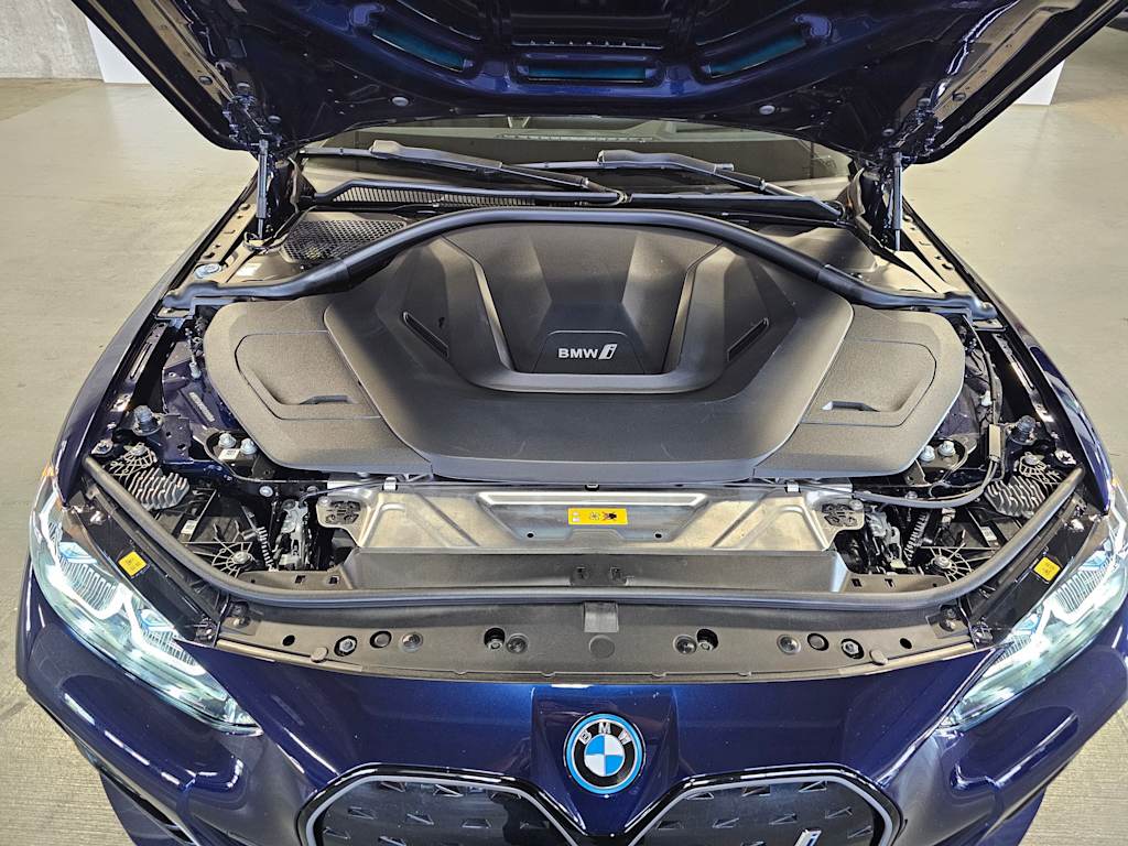 Thumbnail: 2023 BMW i4 - 9