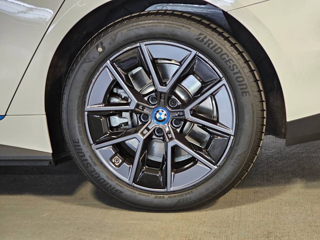 Thumbnail: 2024 BMW i4 - 7
