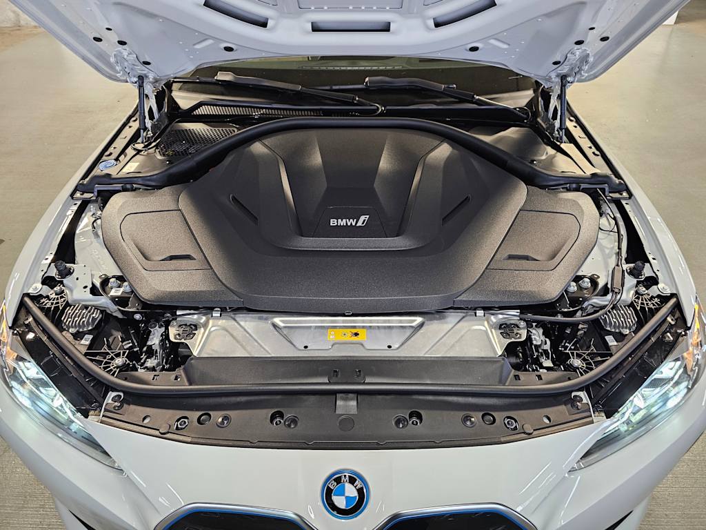 Thumbnail: 2024 BMW i4 - 8