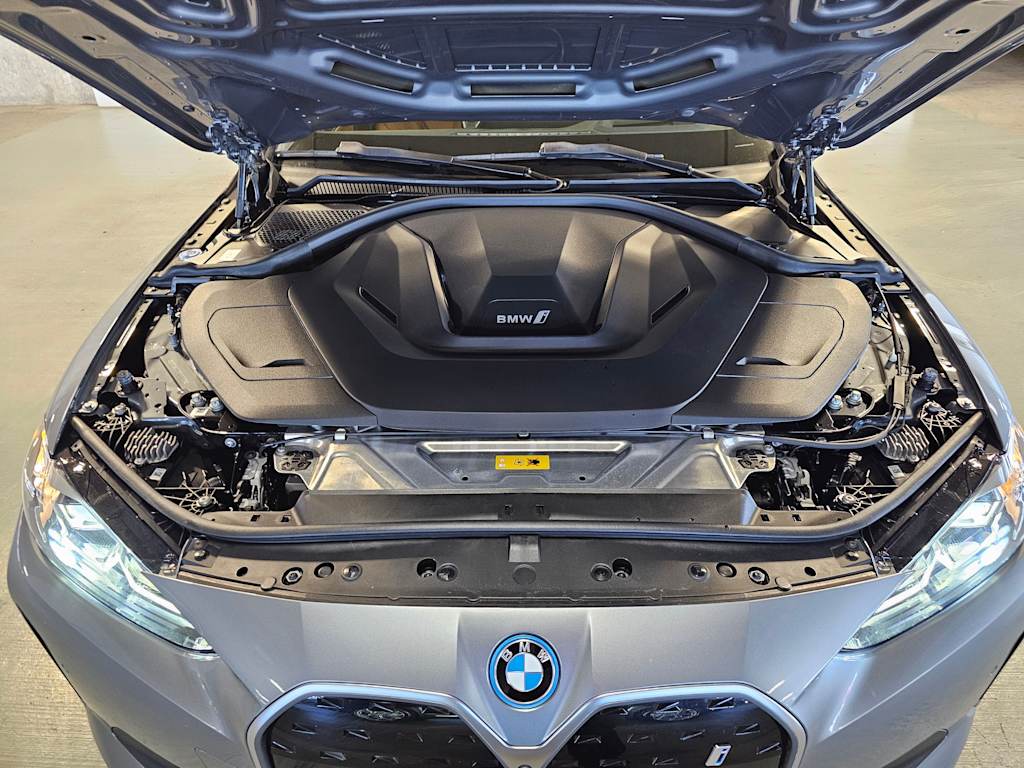 Thumbnail: 2023 BMW i4 - 8