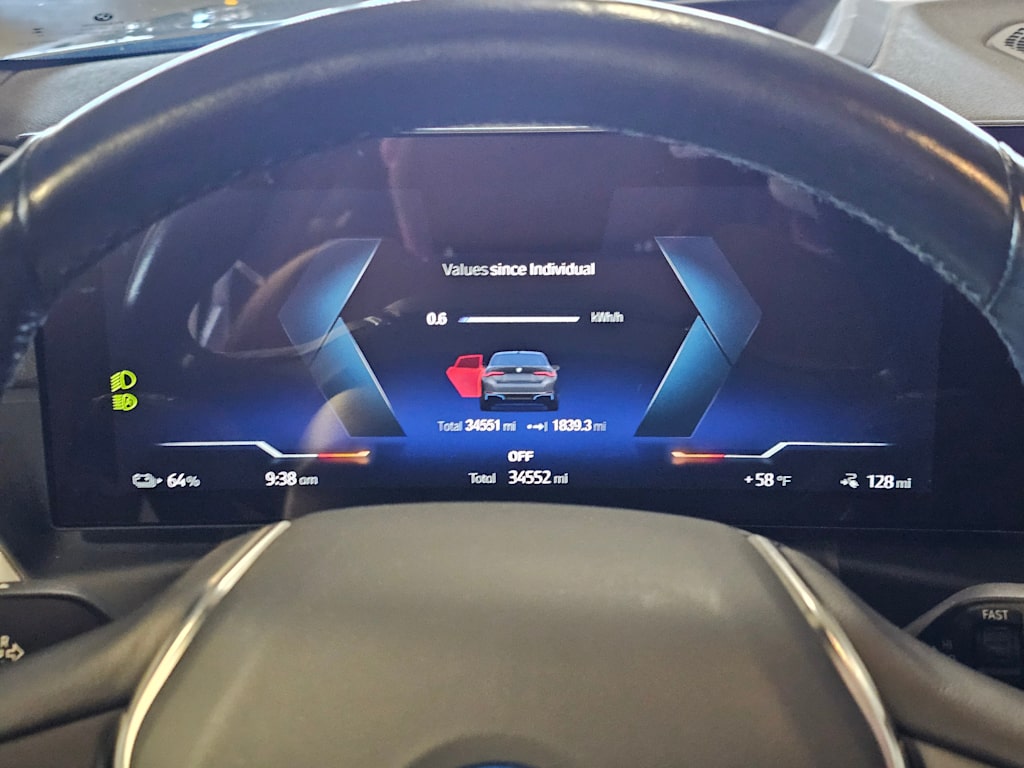 Thumbnail: 2023 BMW i4 - 17