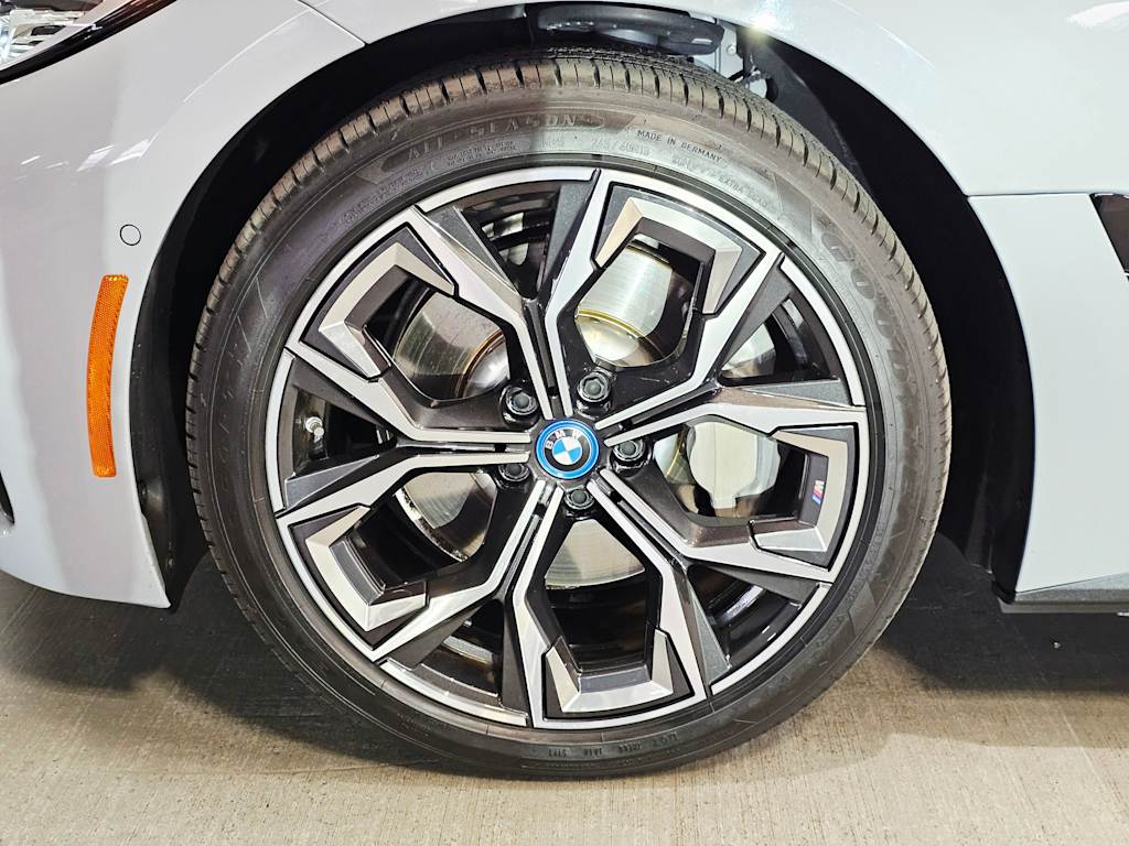 Thumbnail: 2023 BMW i4 - 7