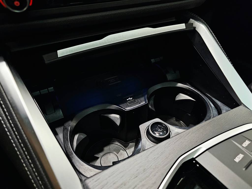 Thumbnail: 2023 BMW i4 - 27