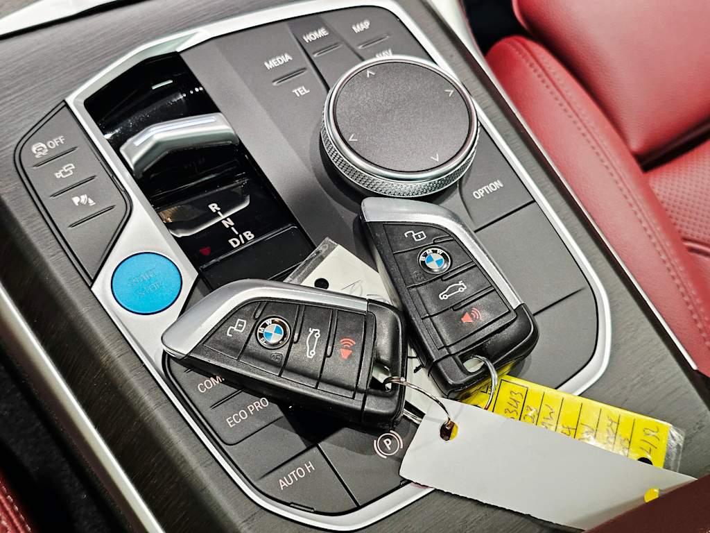Thumbnail: 2023 BMW i4 - 33