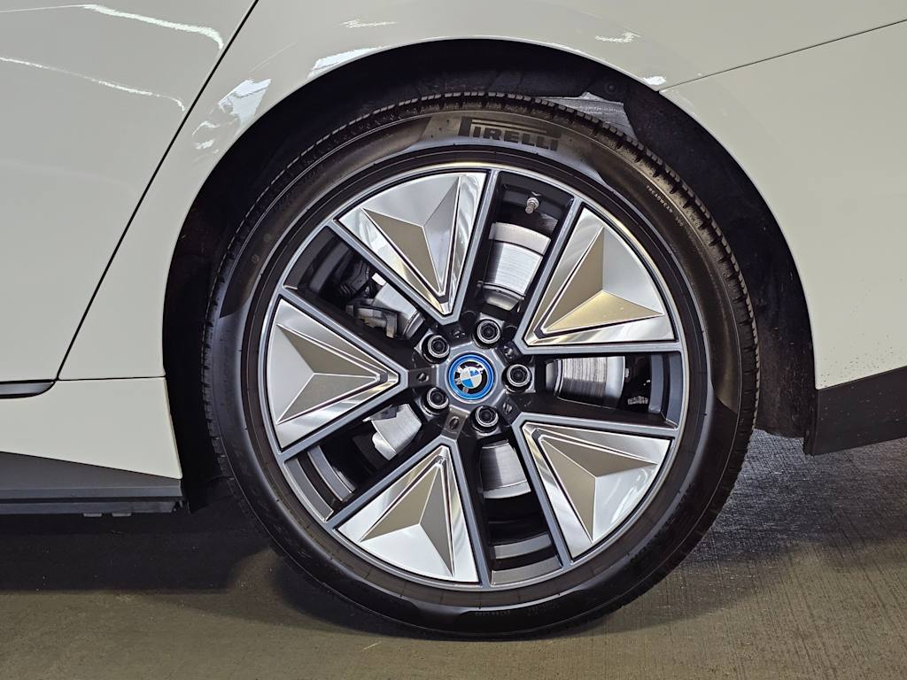Thumbnail: 2023 BMW i4 - 7