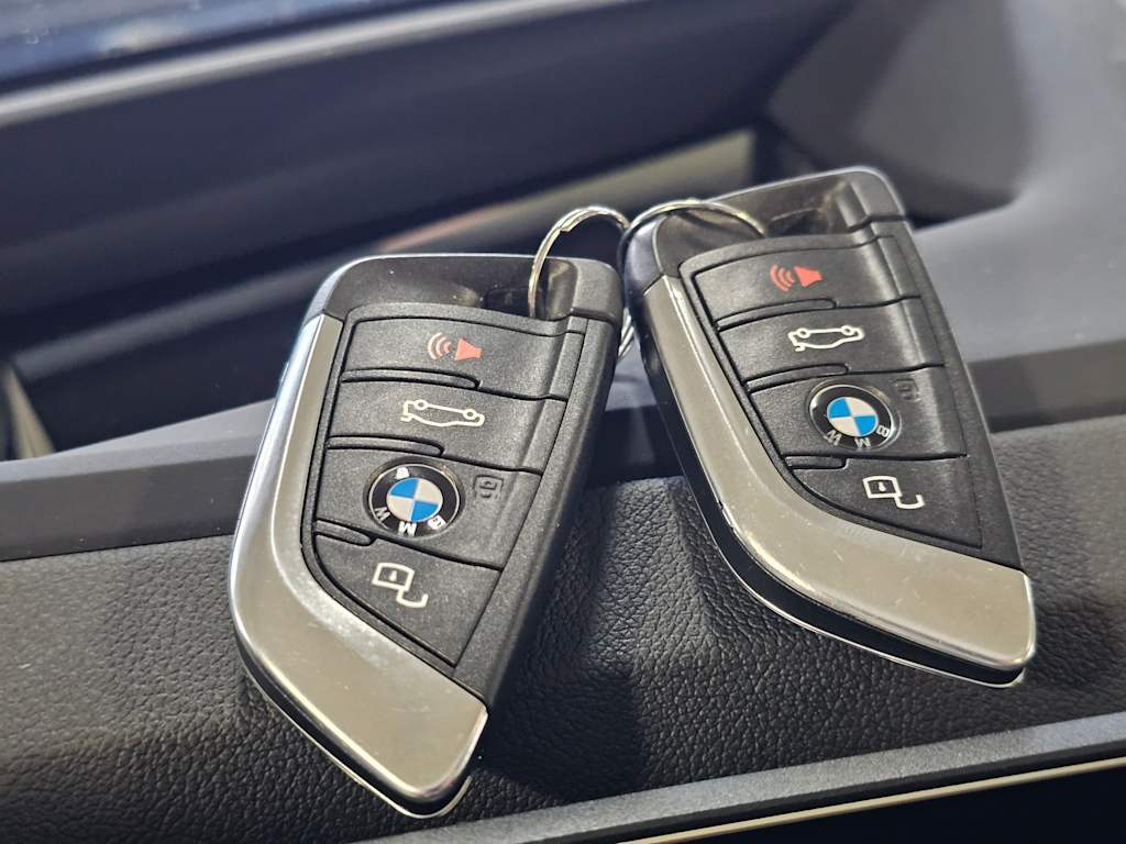 Thumbnail: 2023 BMW i4 - 34