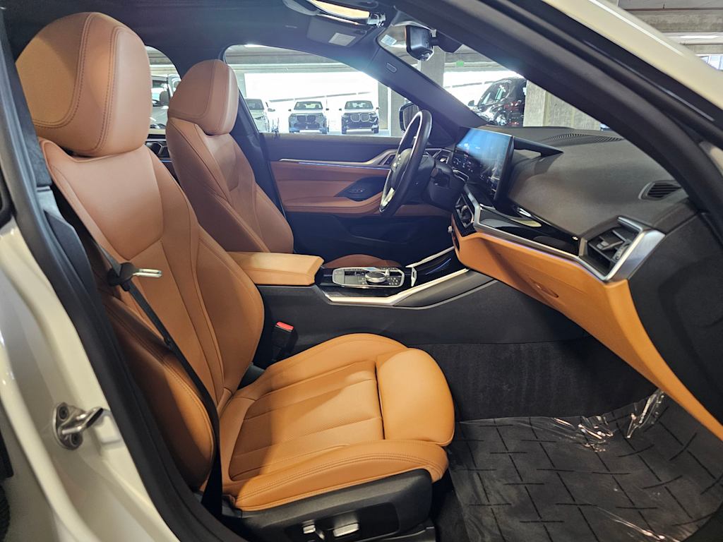 Thumbnail: 2023 BMW i4 - 33
