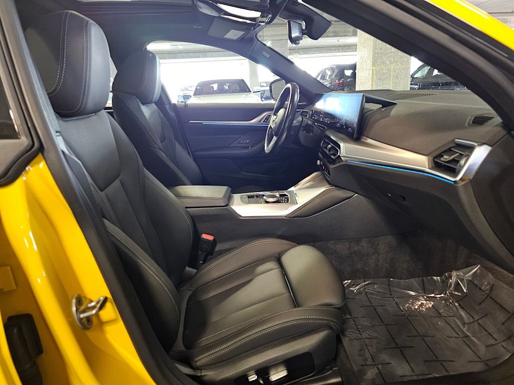 Thumbnail: 2023 BMW i4 - 32