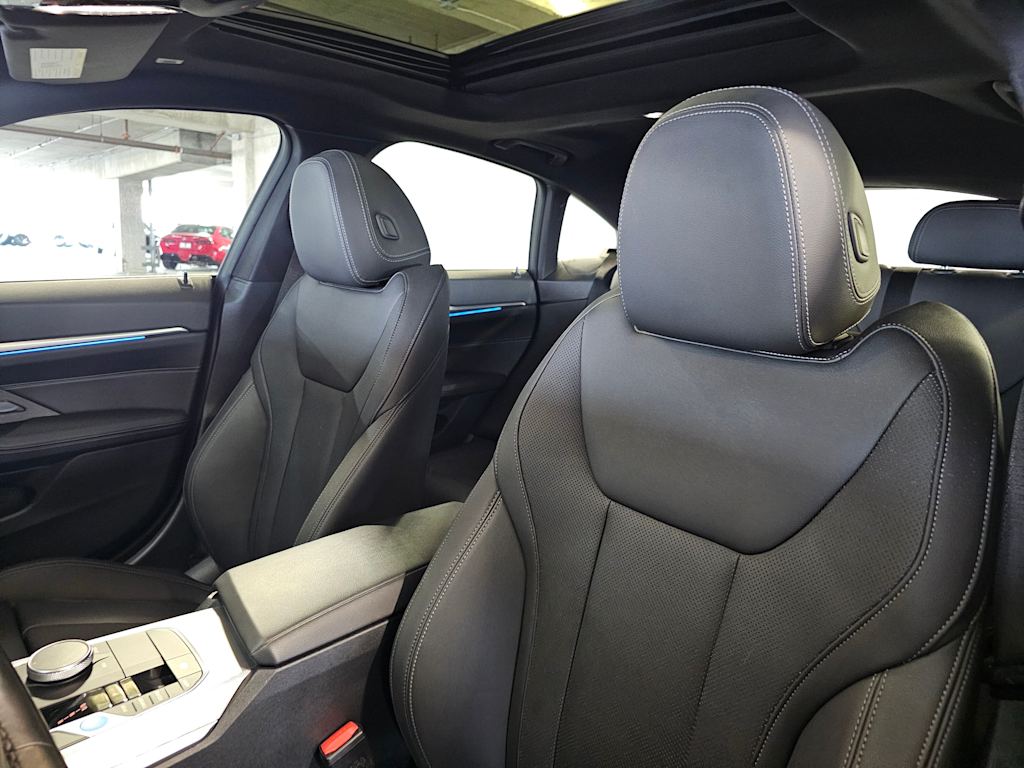 Thumbnail: 2023 BMW i4 - 11