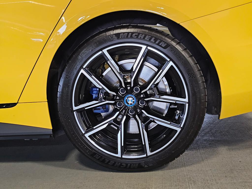 Thumbnail: 2023 BMW i4 - 7