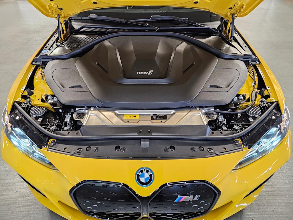Thumbnail: 2023 BMW i4 - 8
