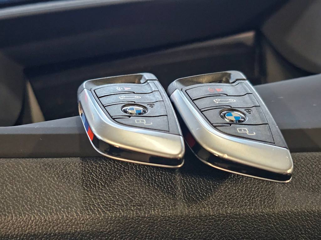 Thumbnail: 2023 BMW i4 - 19
