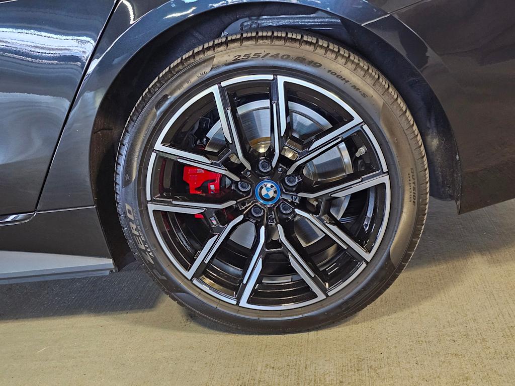Thumbnail: 2023 BMW i4 - 7