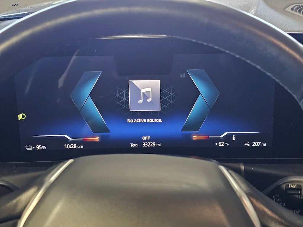 Thumbnail: 2023 BMW i4 - 18