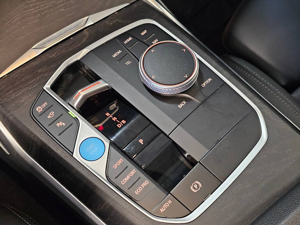 Thumbnail: 2024 BMW i4 - 16