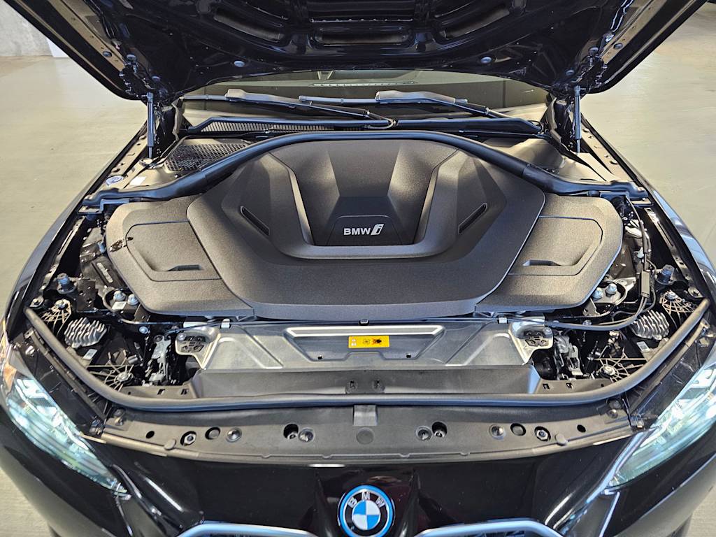 Thumbnail: 2024 BMW i4 - 8