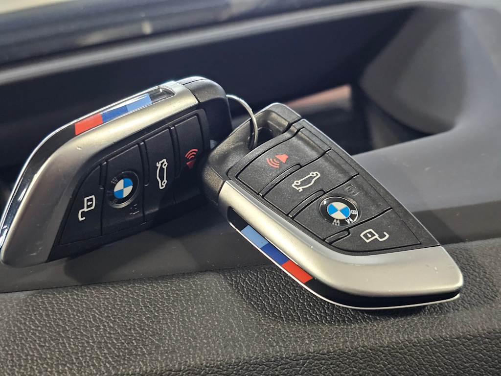 Thumbnail: 2023 BMW i4 - 19