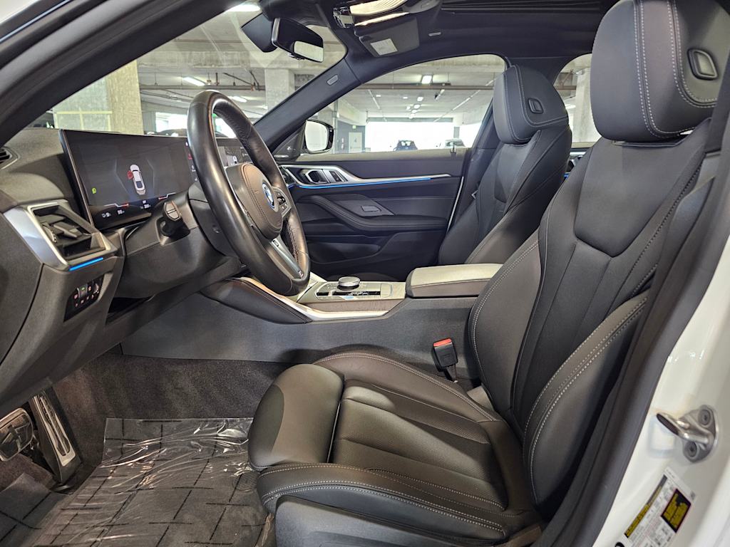 Thumbnail: 2023 BMW i4 - 10
