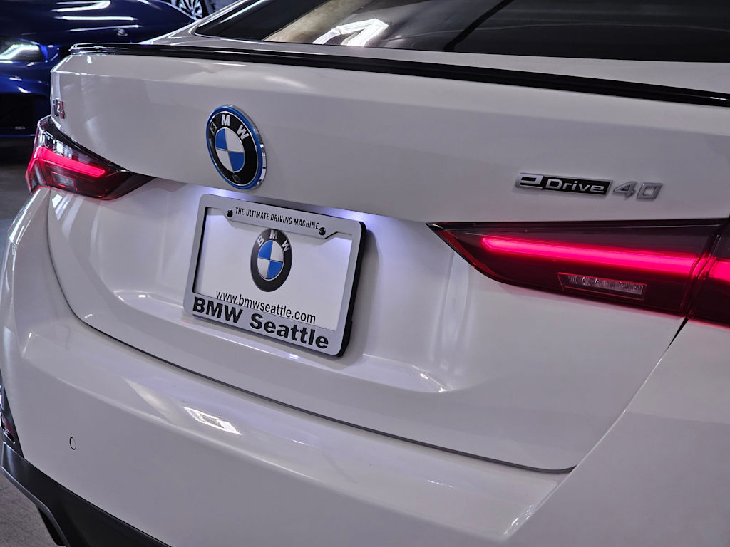 Thumbnail: 2023 BMW i4 - 21