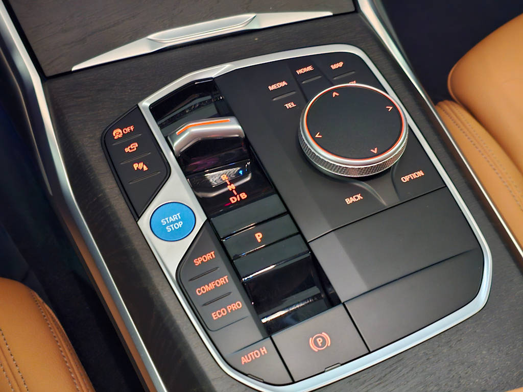 Thumbnail: 2024 BMW i4 - 17
