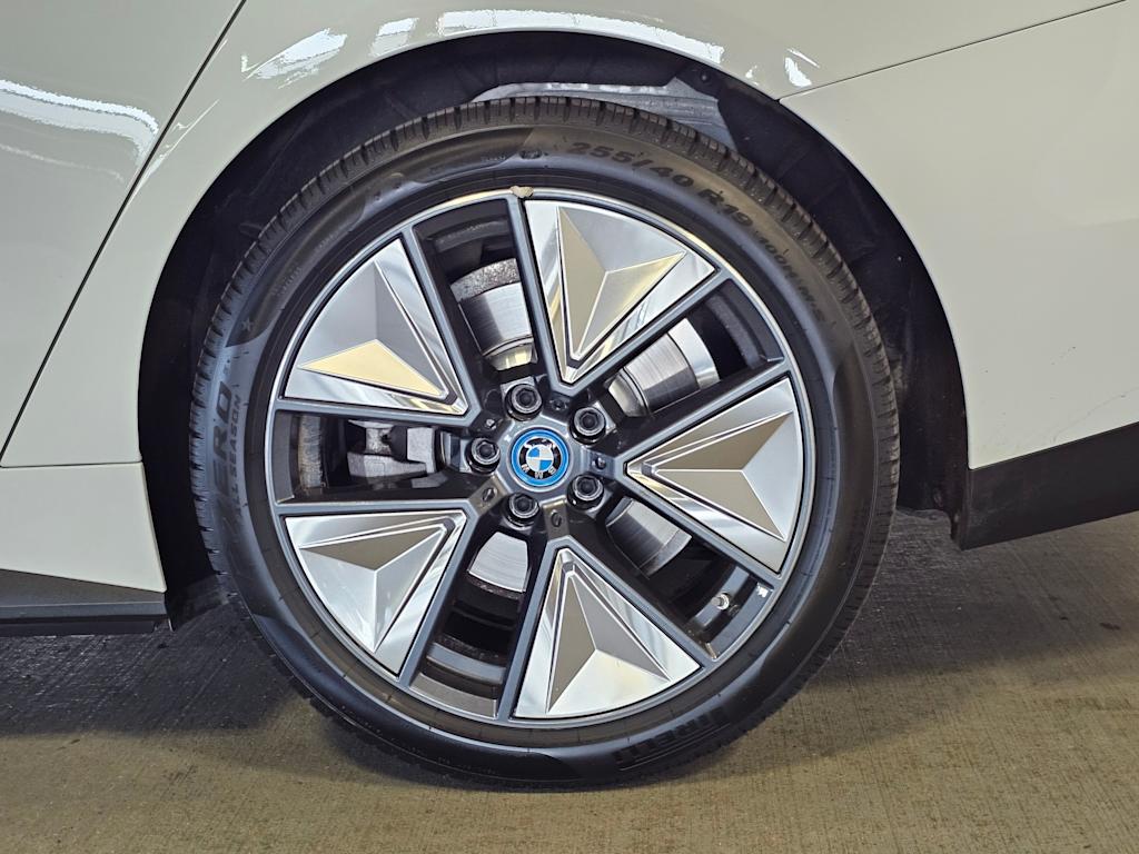 Thumbnail: 2024 BMW i4 - 8