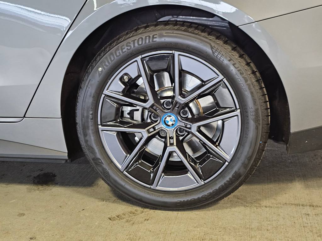 Thumbnail: 2024 BMW i4 - 7