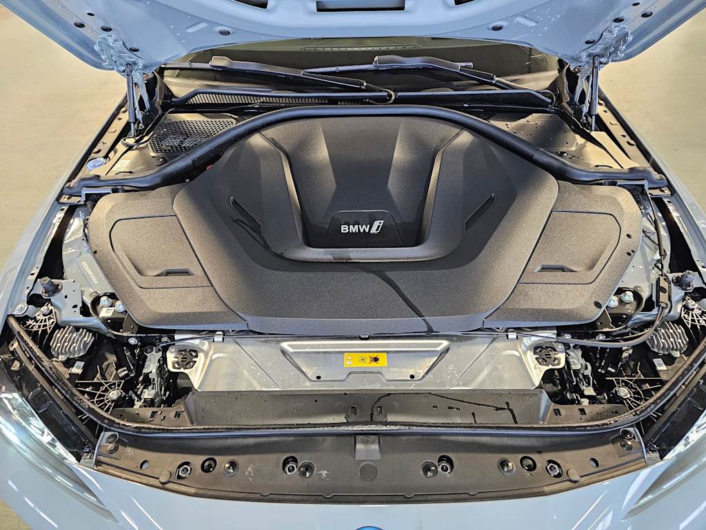 Thumbnail: 2024 BMW i4 - 9