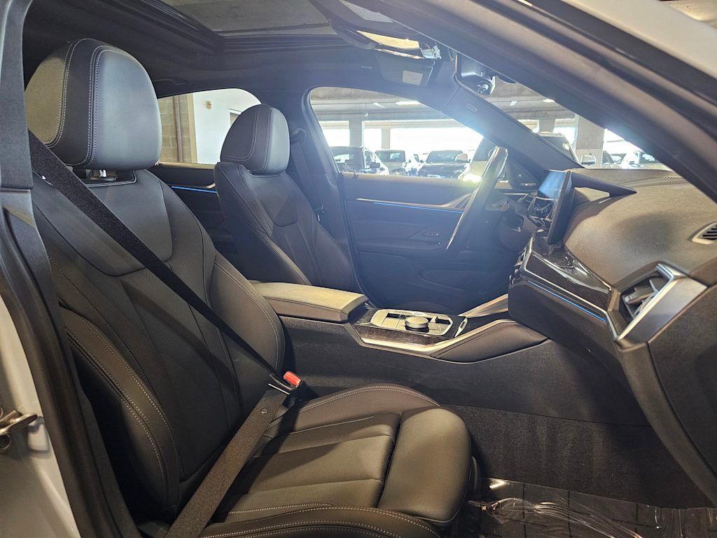 Thumbnail: 2024 BMW i4 - 42