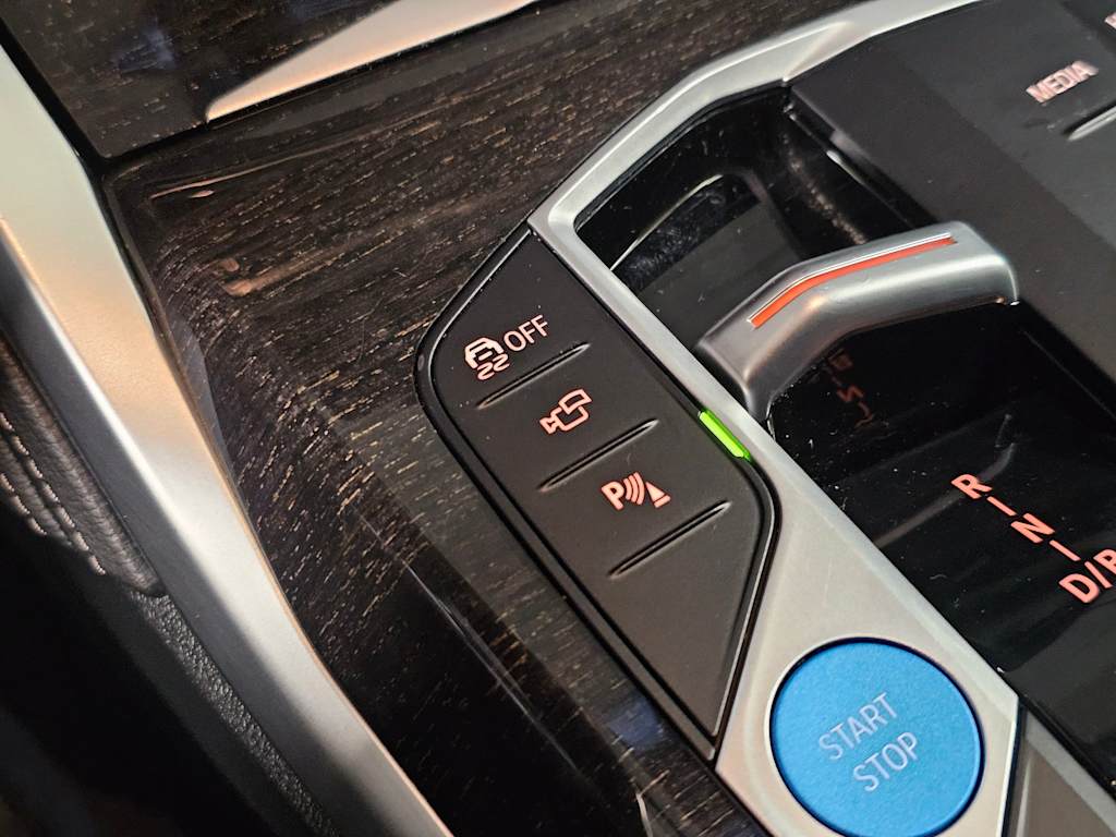 Thumbnail: 2024 BMW i4 - 31