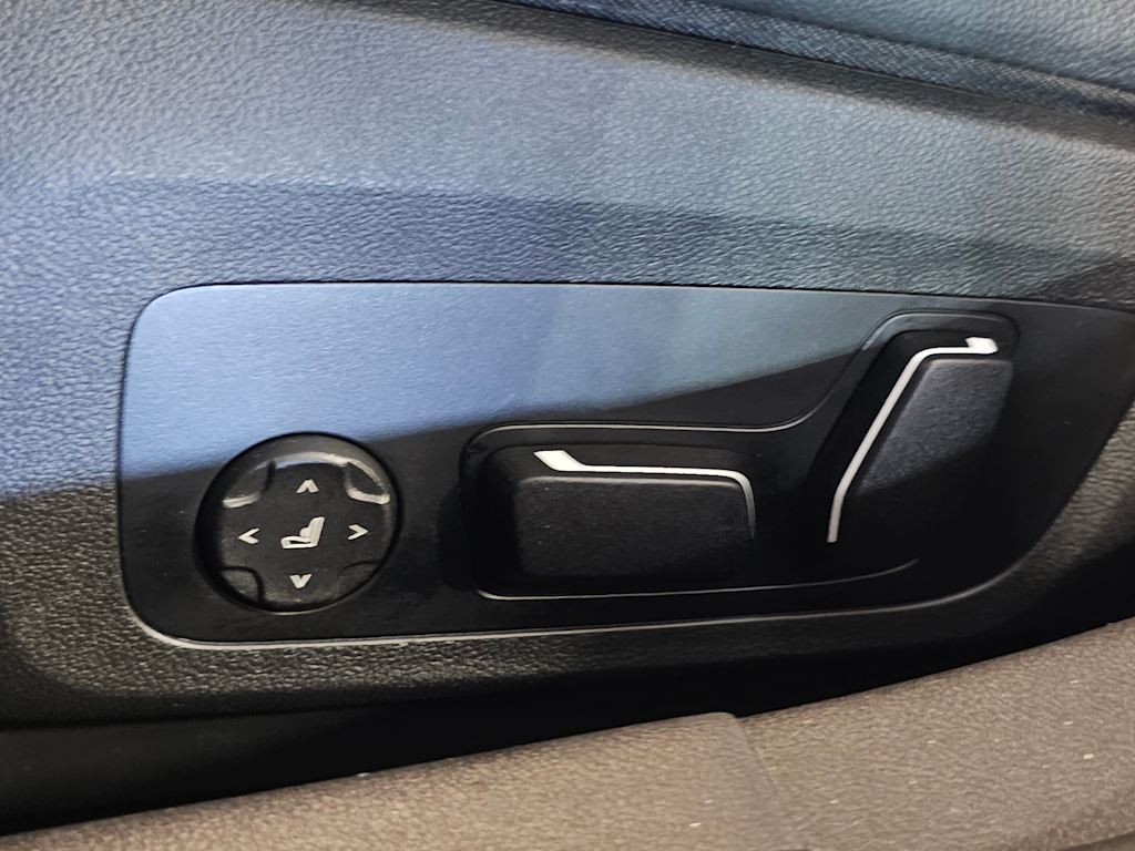 Thumbnail: 2024 BMW i4 - 34