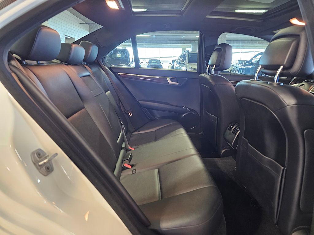 Thumbnail: 2013 Mercedes-Benz C-Class - 32
