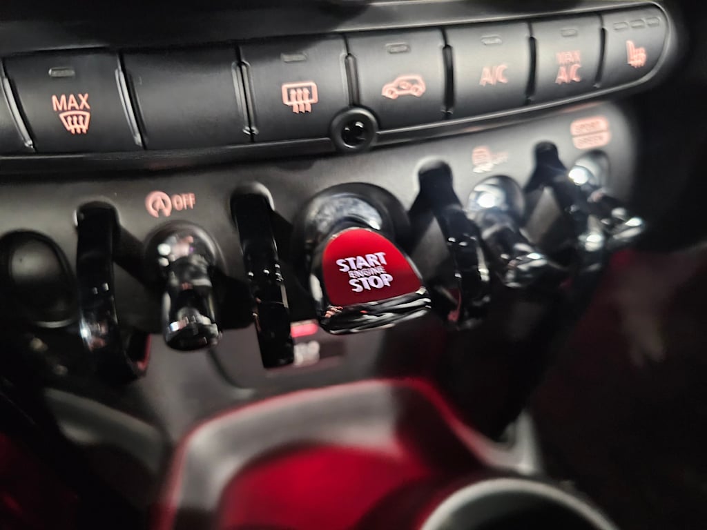 Thumbnail: 2022 MINI Cooper - 14