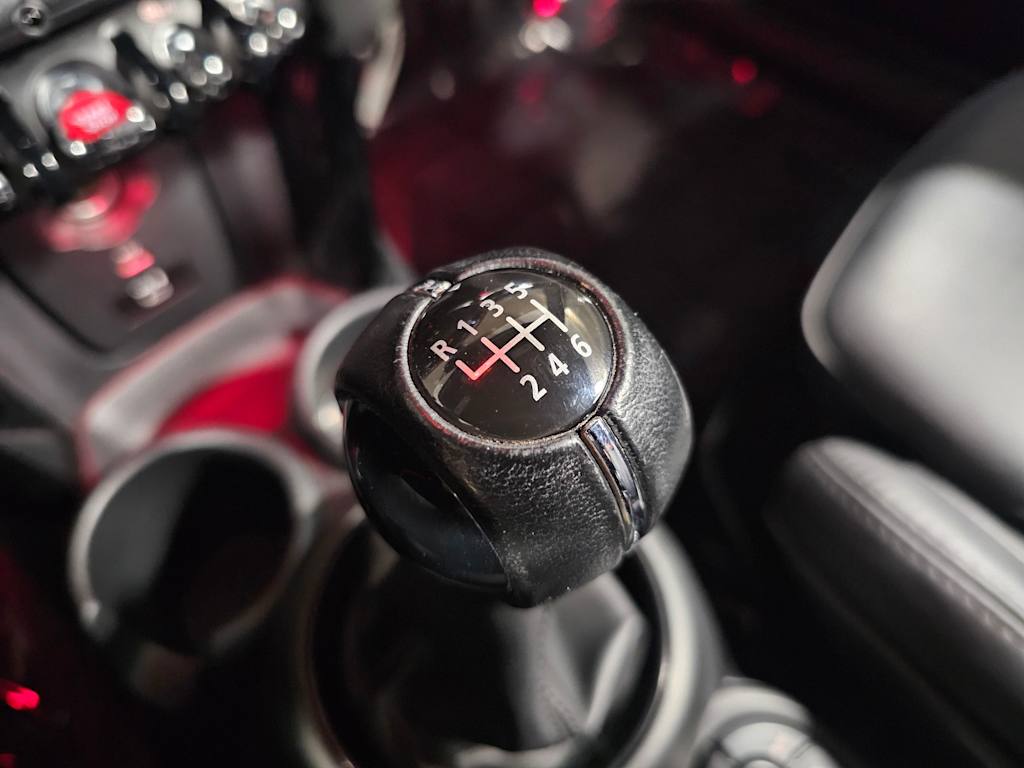 Thumbnail: 2022 MINI Cooper - 29