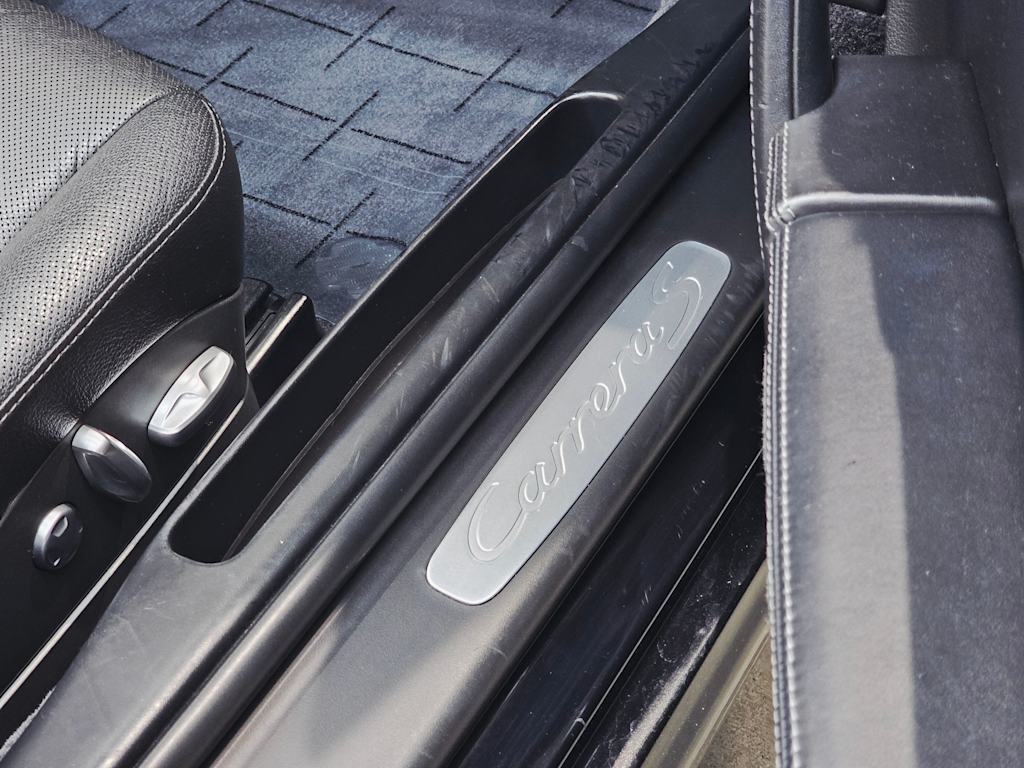 Thumbnail: 2009 Porsche 911 - 16